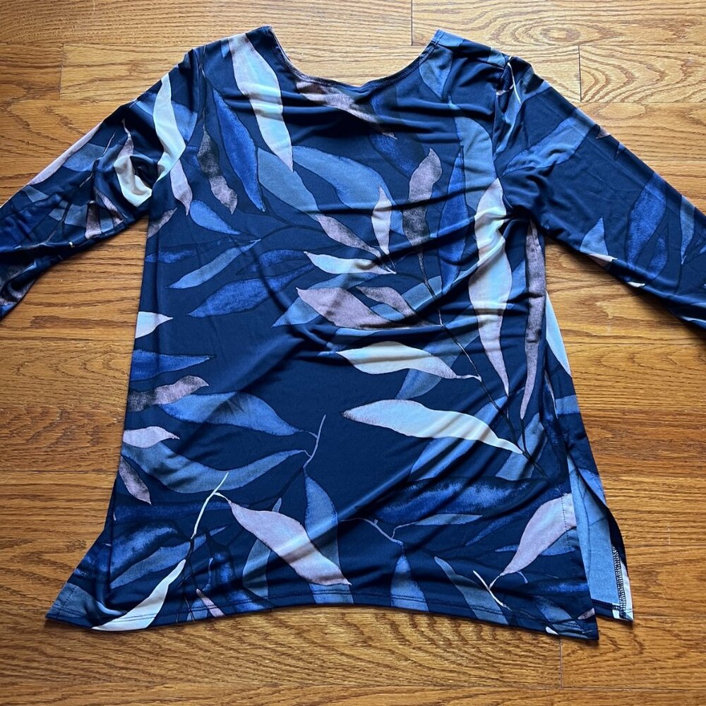 Clara Sun Woo Womens Top Asymmetrical Hem Blue Black Gray‎ Leaf Print Tunic Sz M - Picture 2 of 4